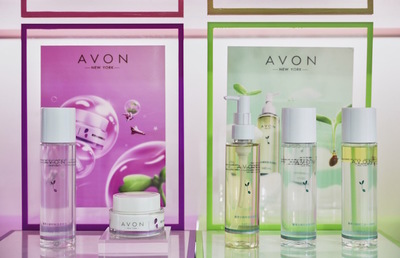 雅芳首次为中国市场开发新产品,主要在化妆品专营店销售